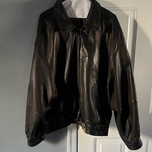 Andrew Marc’s authentic leather bomber jacket!!